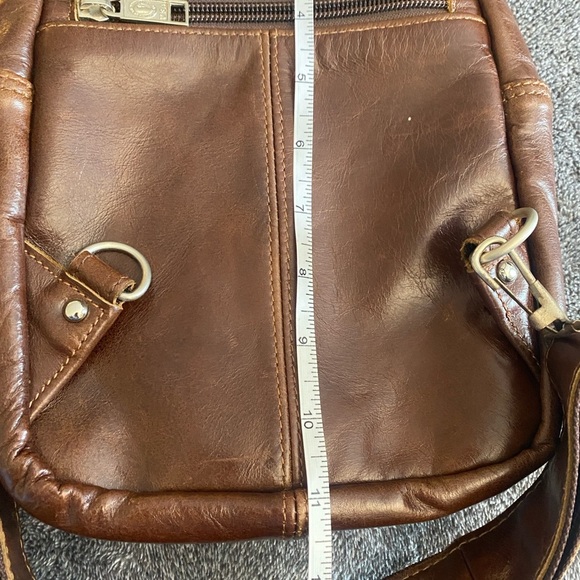 Vtg Leather cross body with alligator accent - Picture 6 of 10